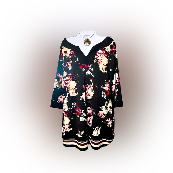 White House Black Market Dresses & Skirts - White House Black Market Black W/ Merlot Flowers 3/4 Sleeve V-Neck Tunic